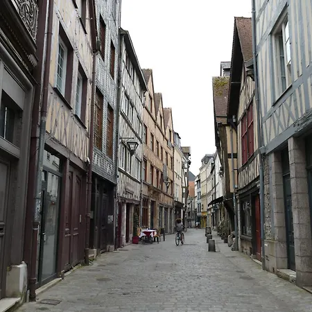 Jardin De L'hotel De *